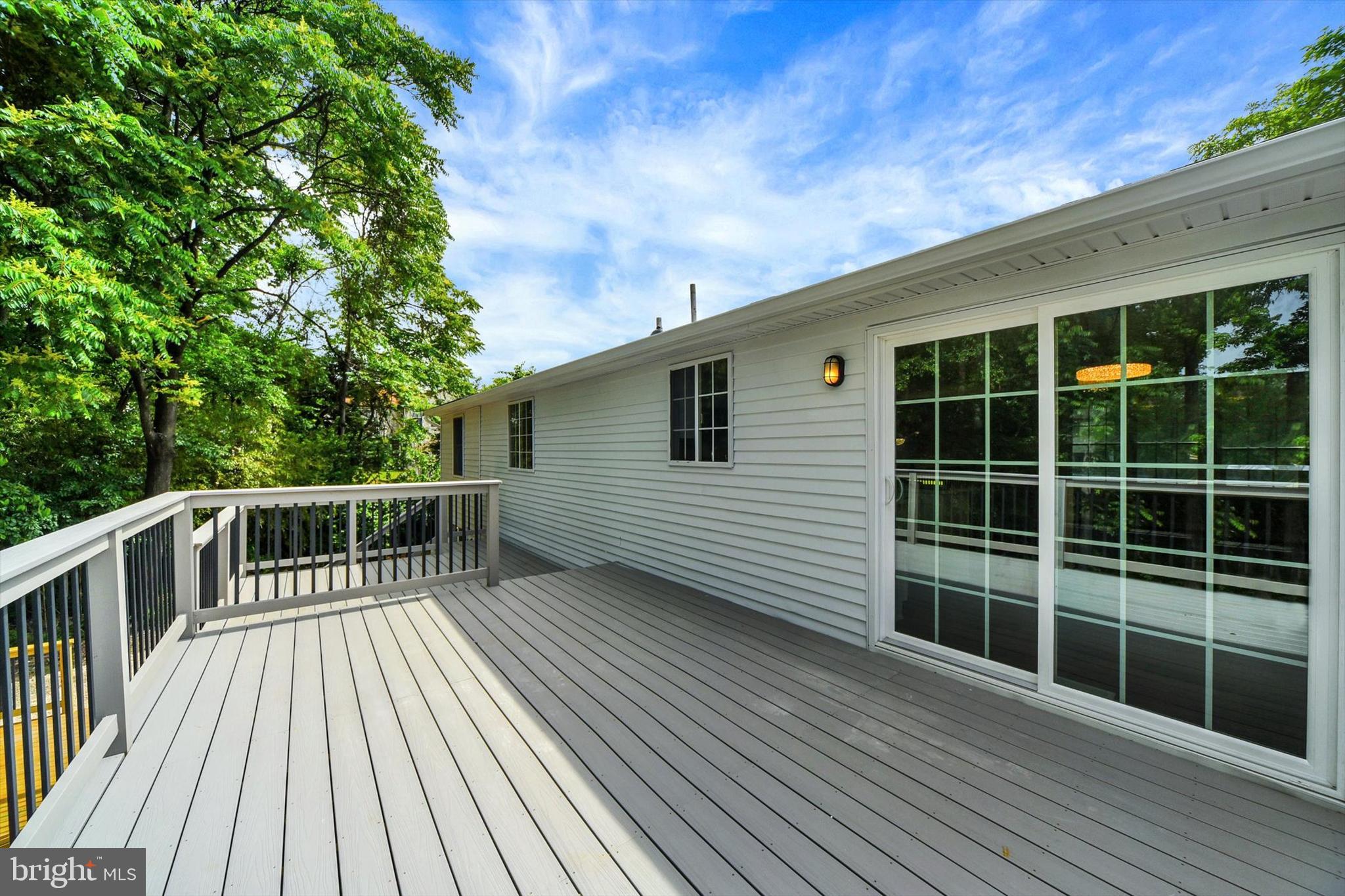 220 Sandhill Rd