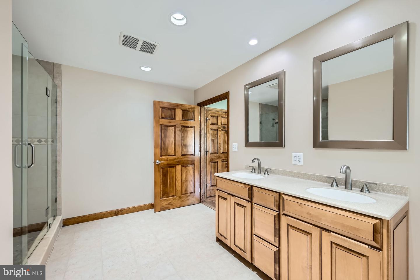 9116 Lennings Lane