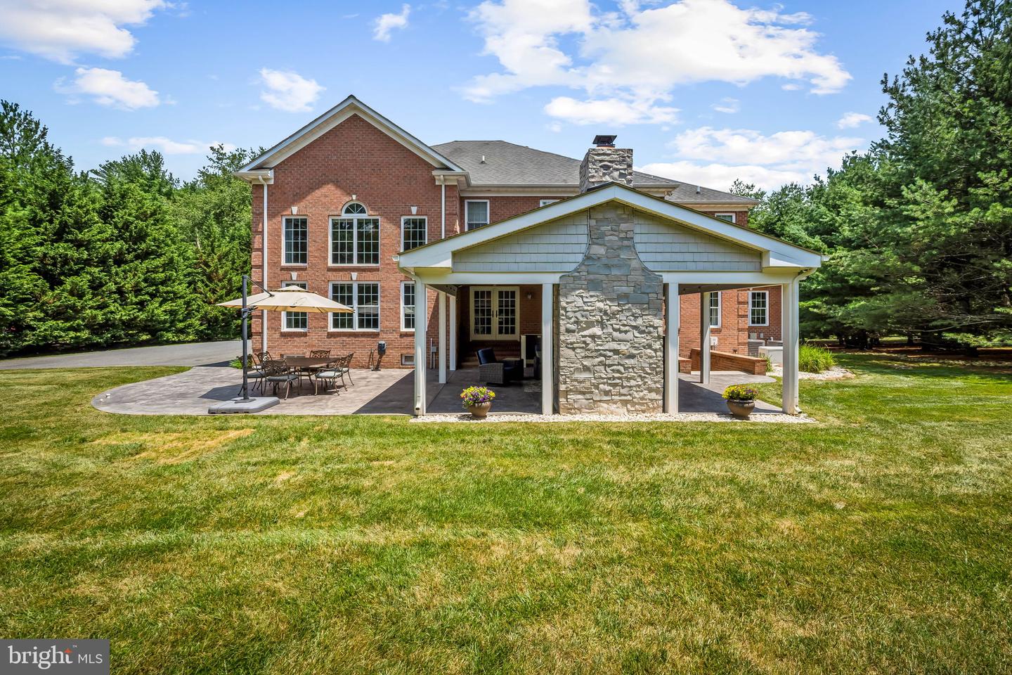 13910 Manor Rd