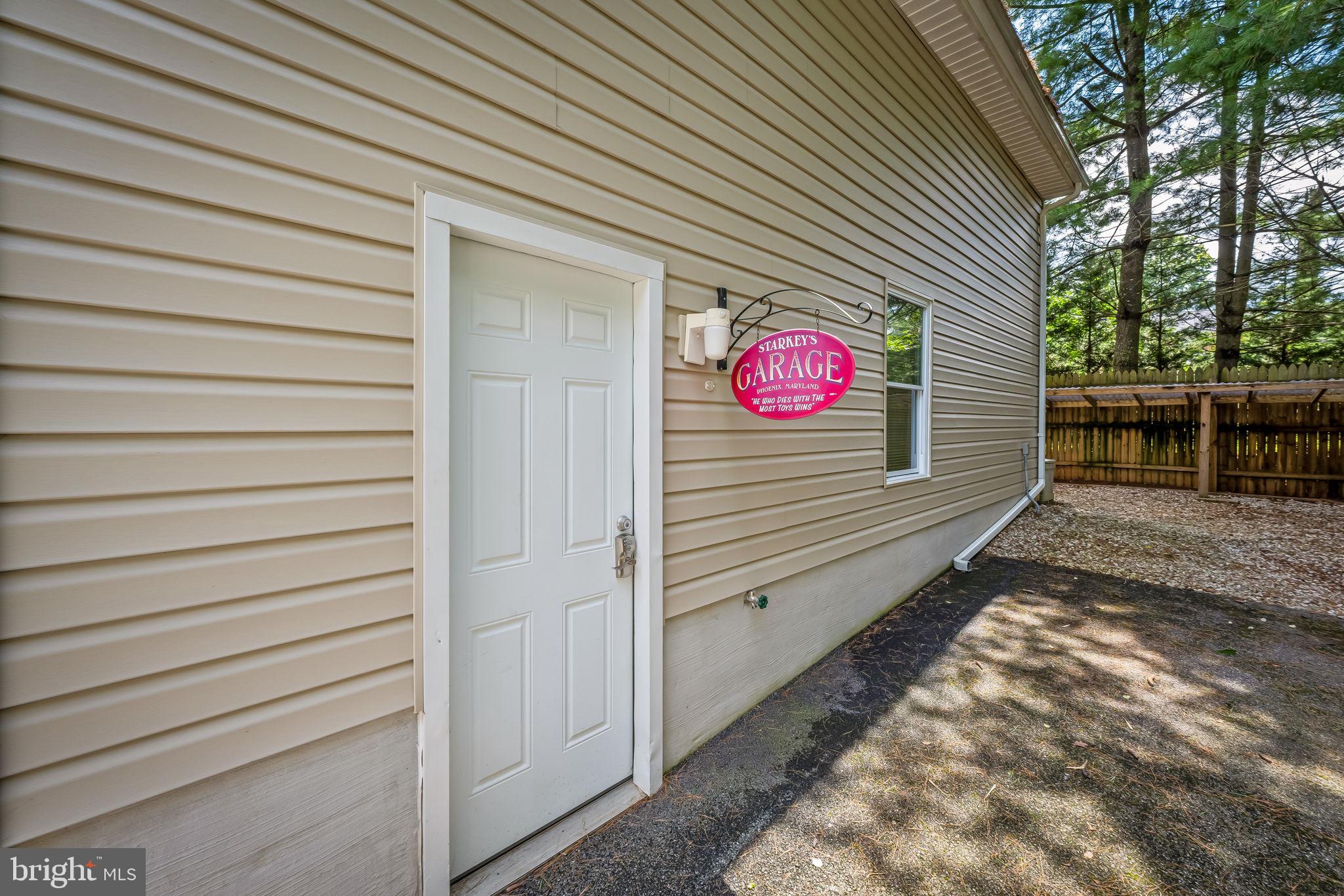 13910 Manor Rd
