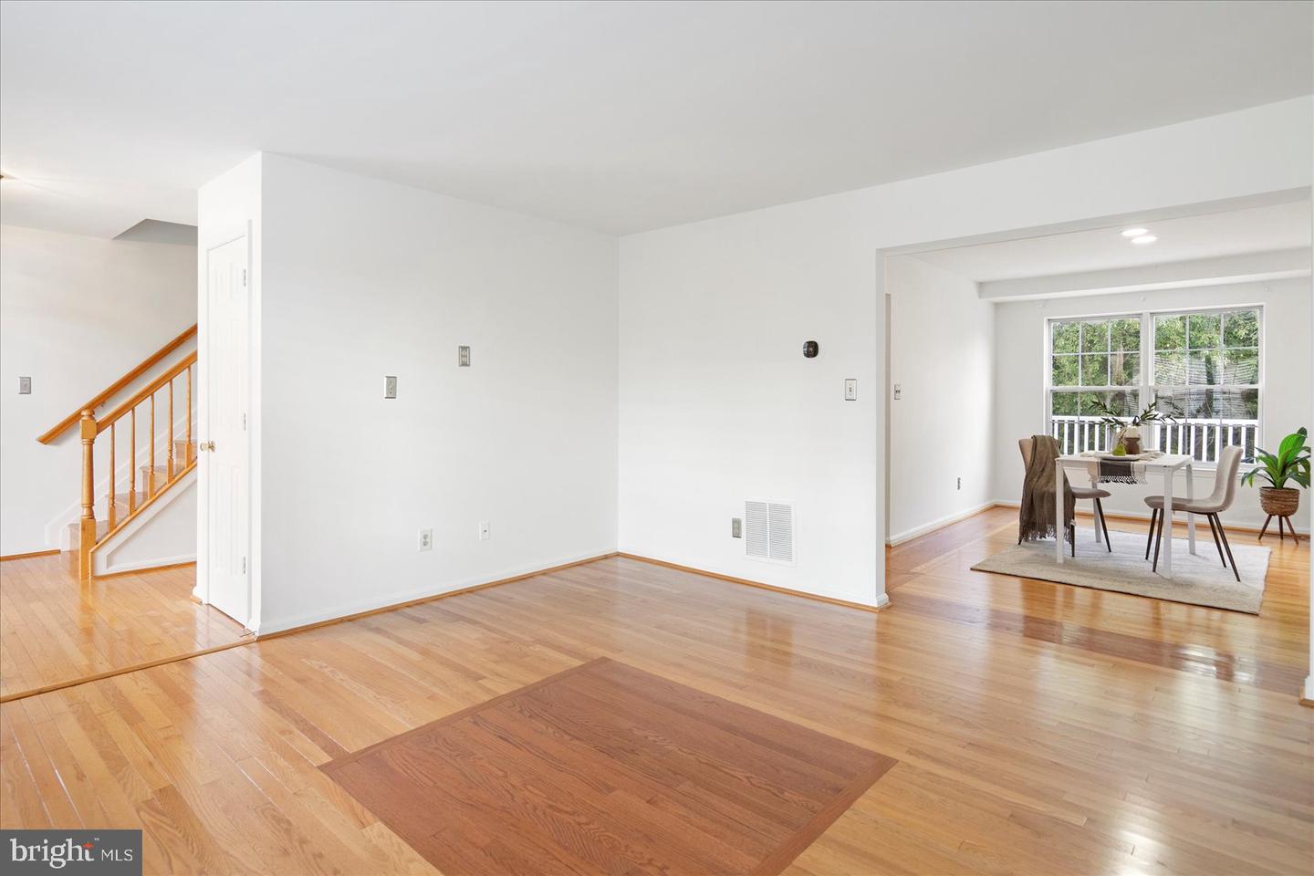 7921 Vernon Ave