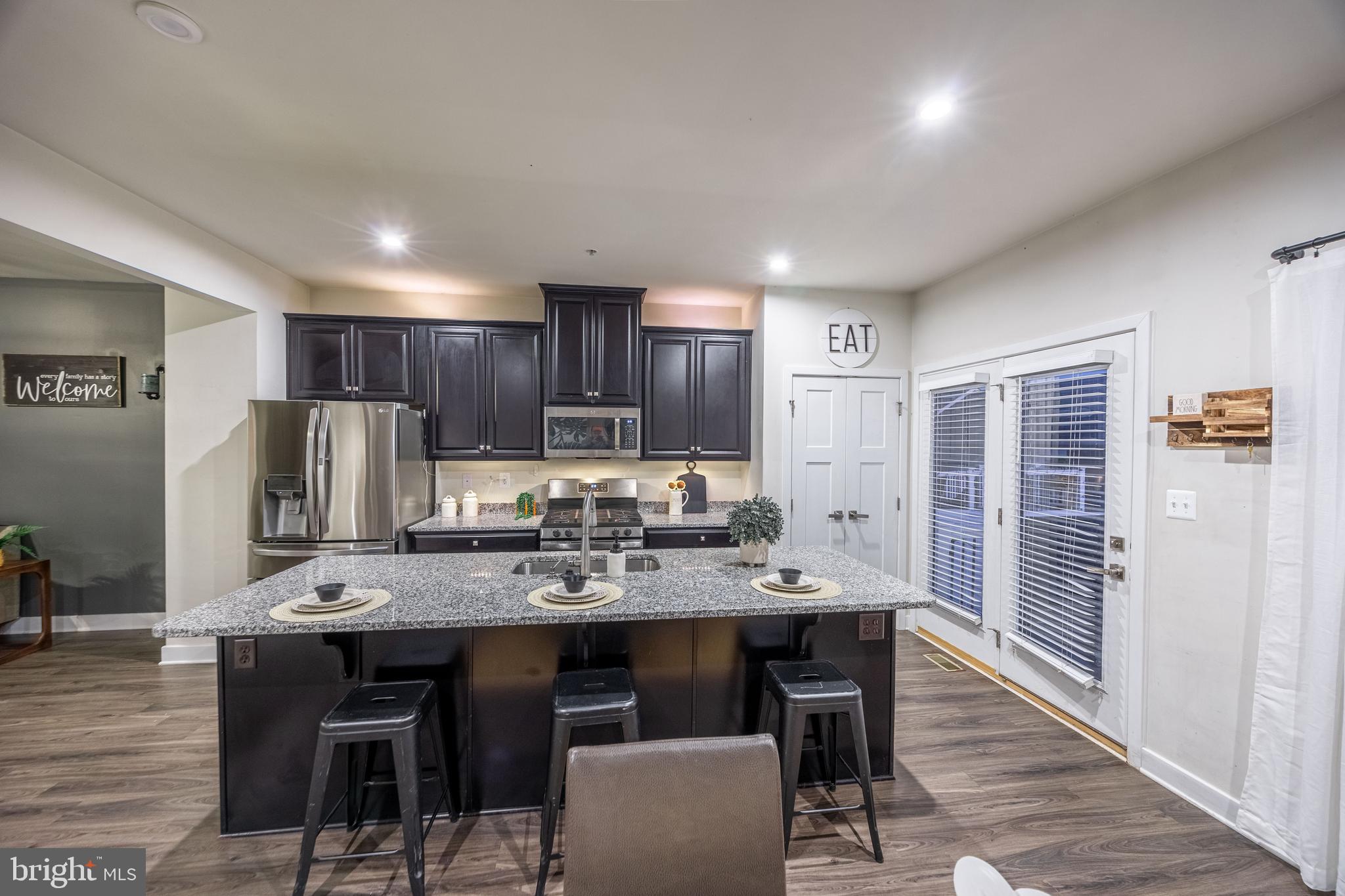 6251 ISLINGTON STREET