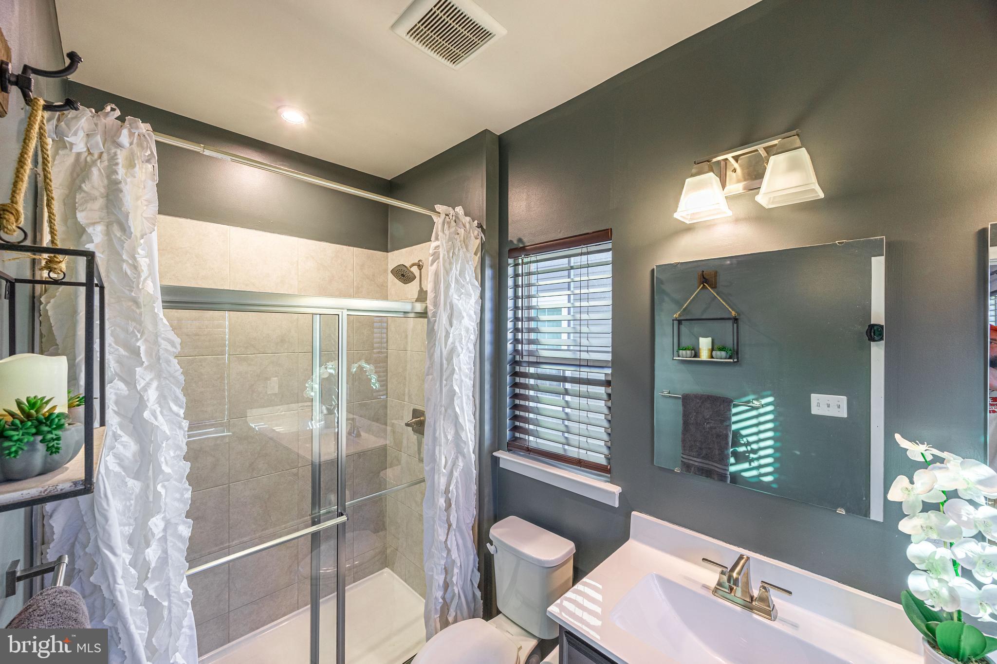 6251 ISLINGTON STREET