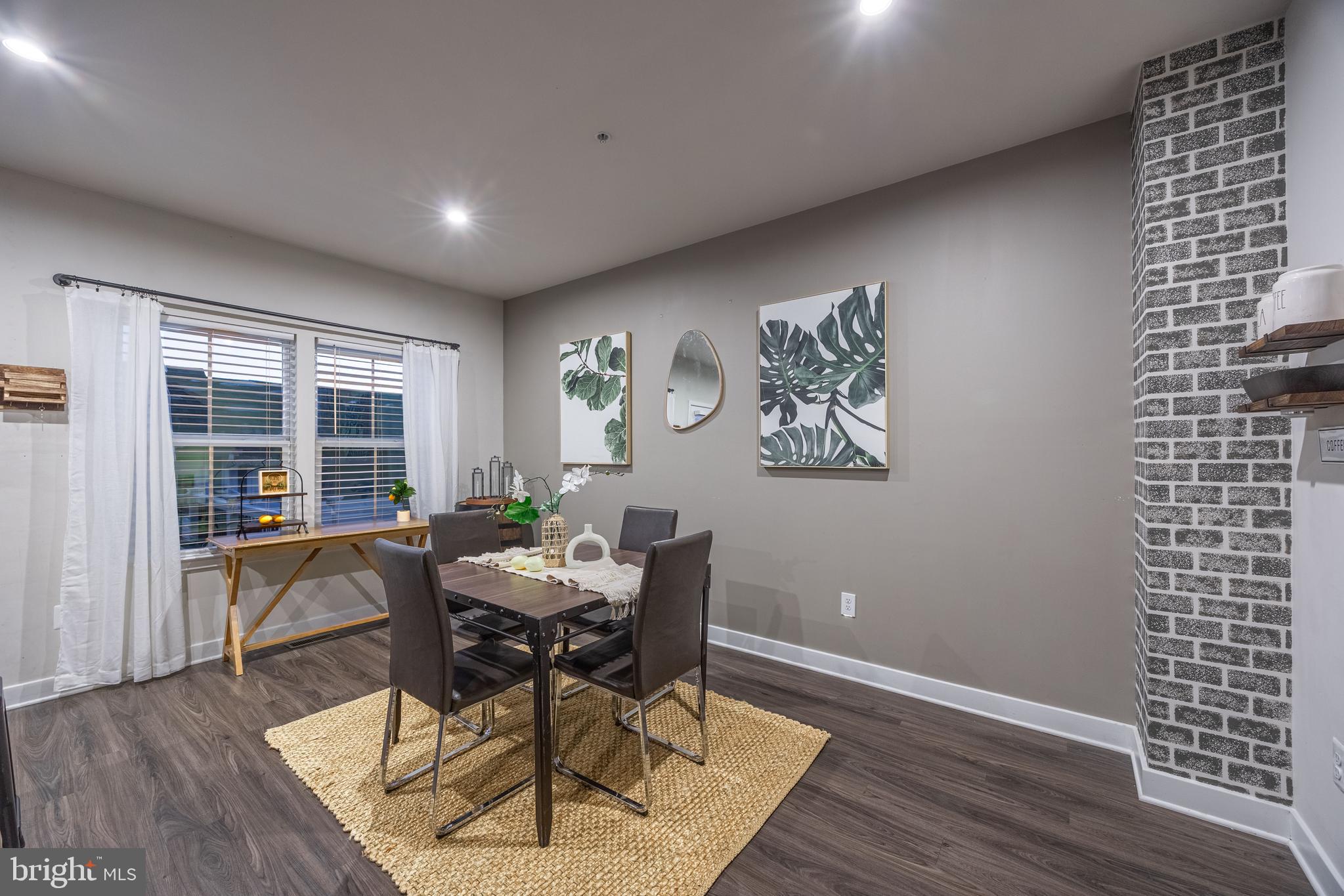 6251 ISLINGTON STREET