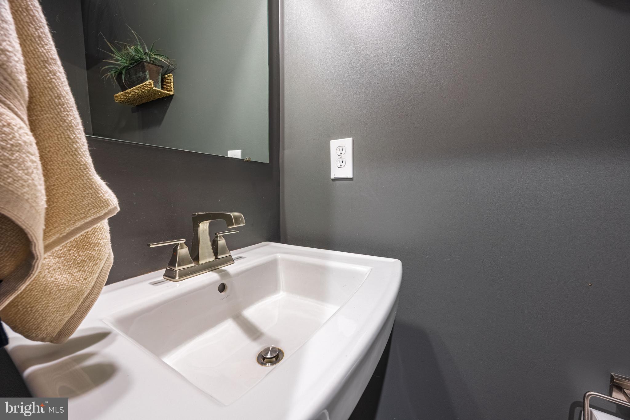 6251 ISLINGTON STREET