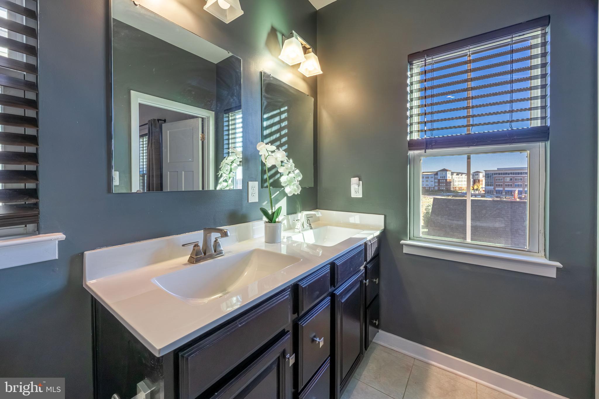 6251 ISLINGTON STREET