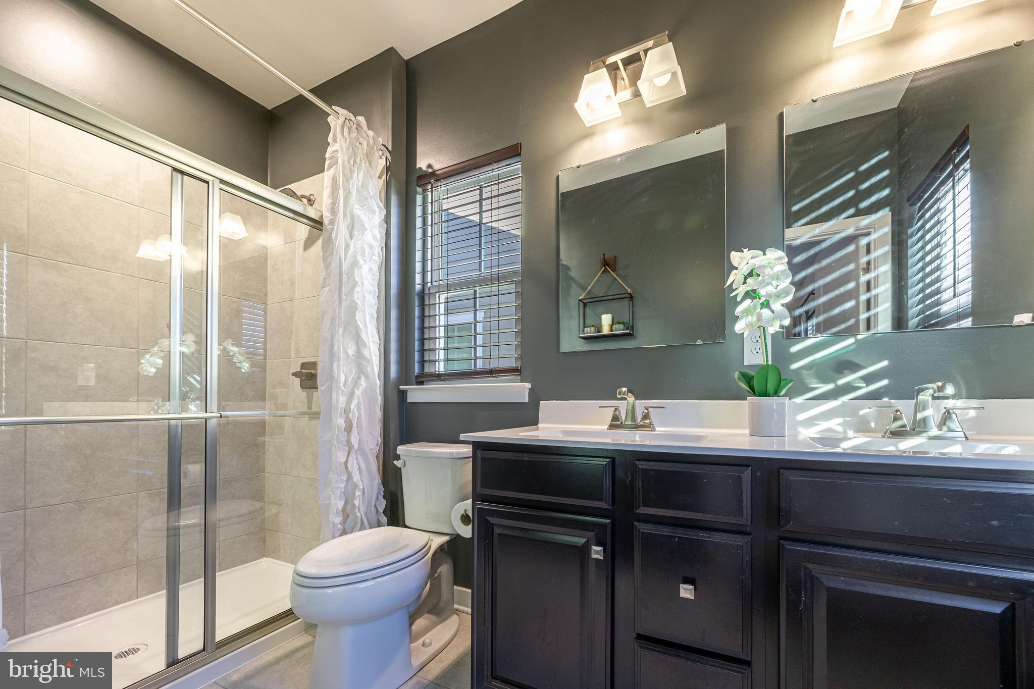 6251 ISLINGTON STREET