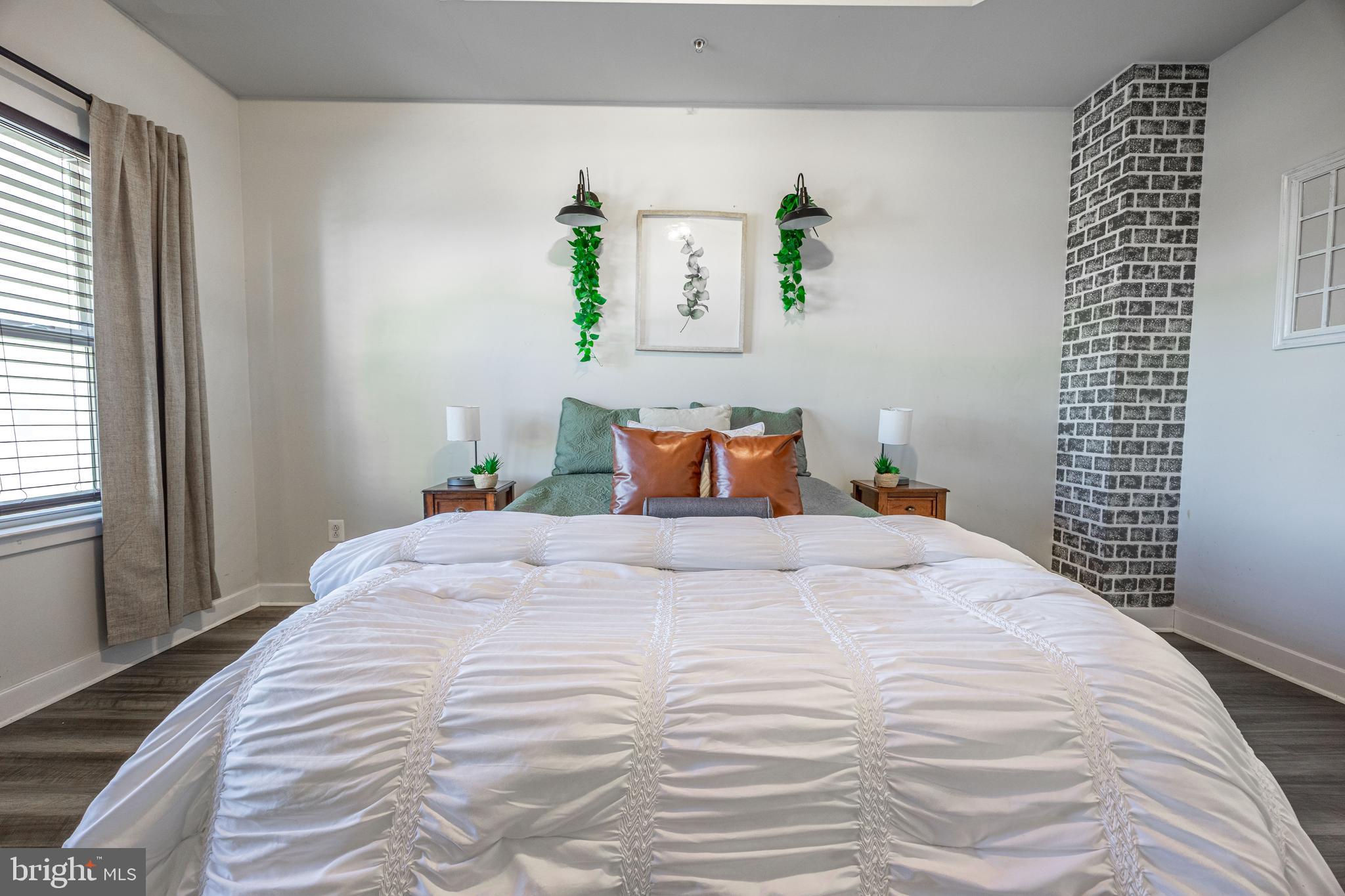 6251 ISLINGTON STREET