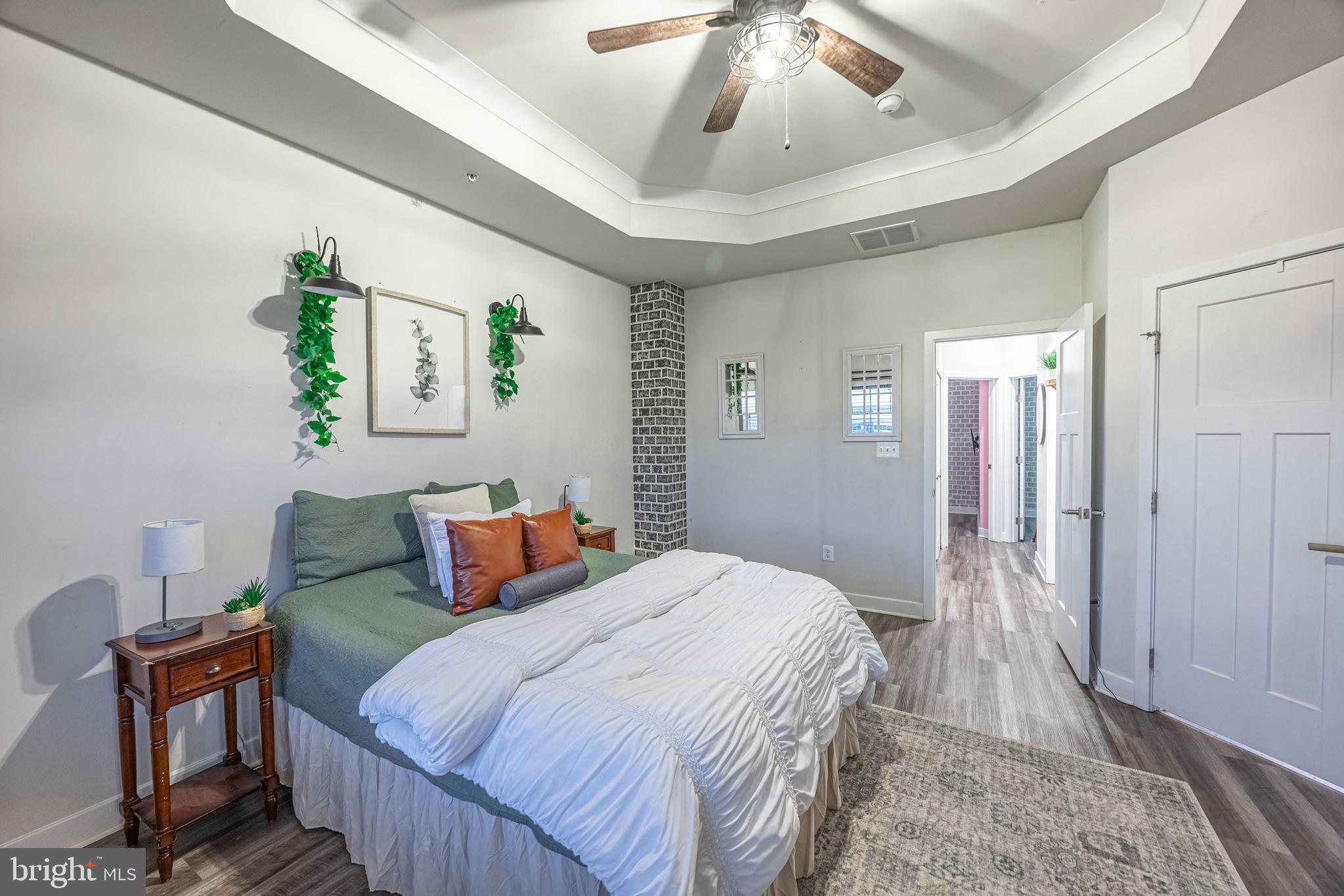 6251 ISLINGTON STREET