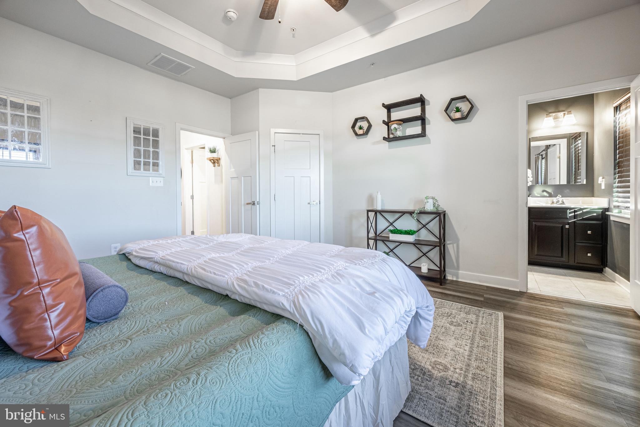 6251 ISLINGTON STREET