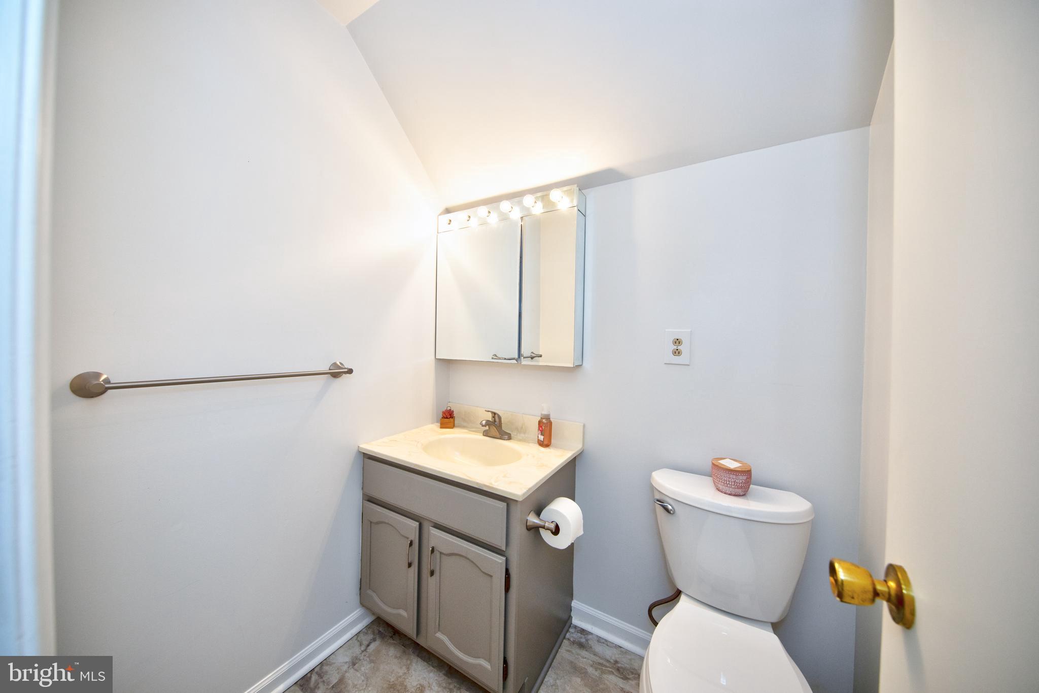 17 Roop Rd