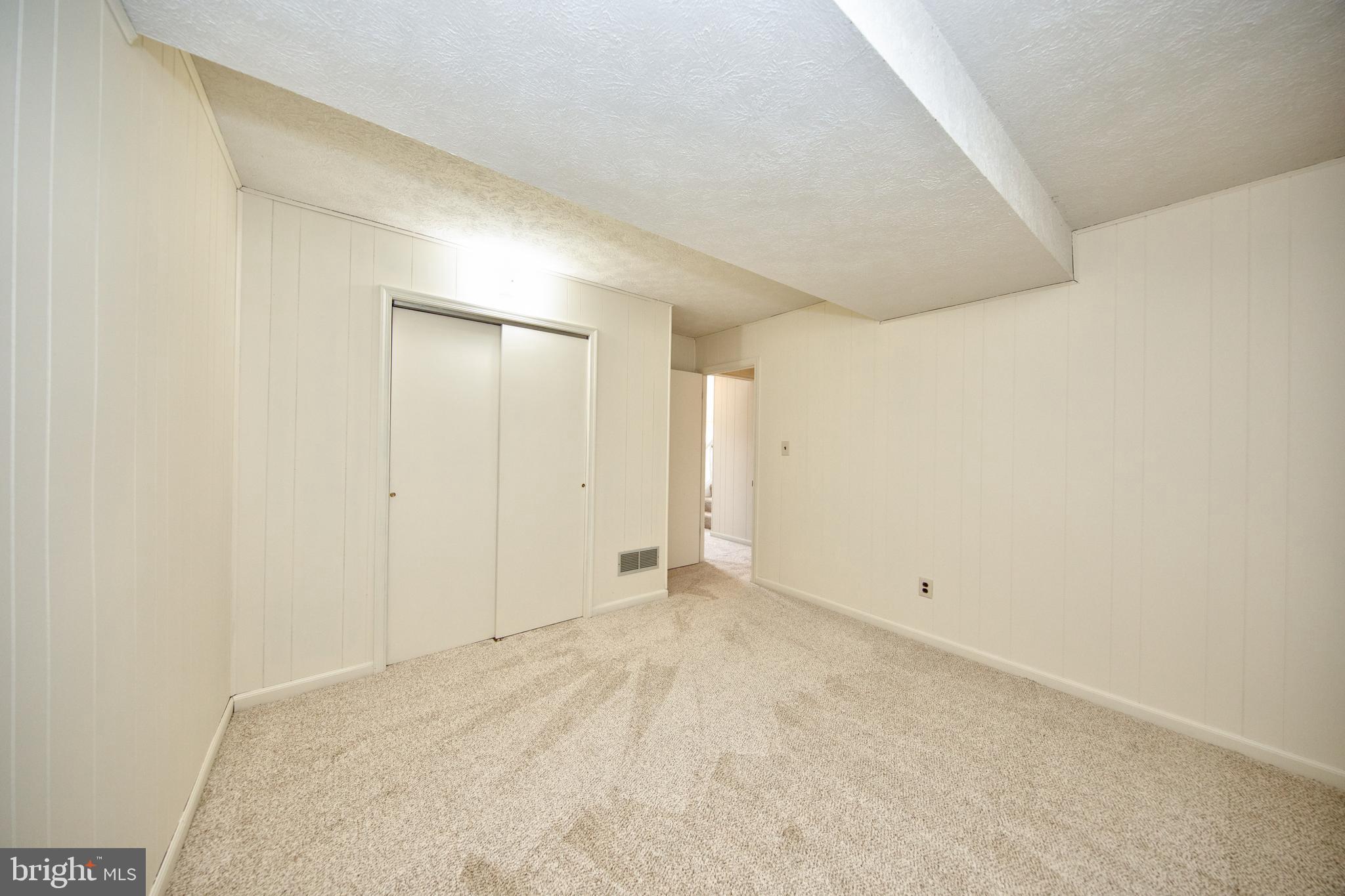 17 Roop Rd