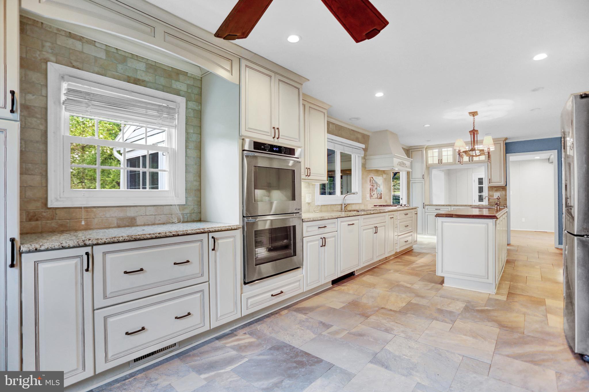 3228 Canterbury Ln