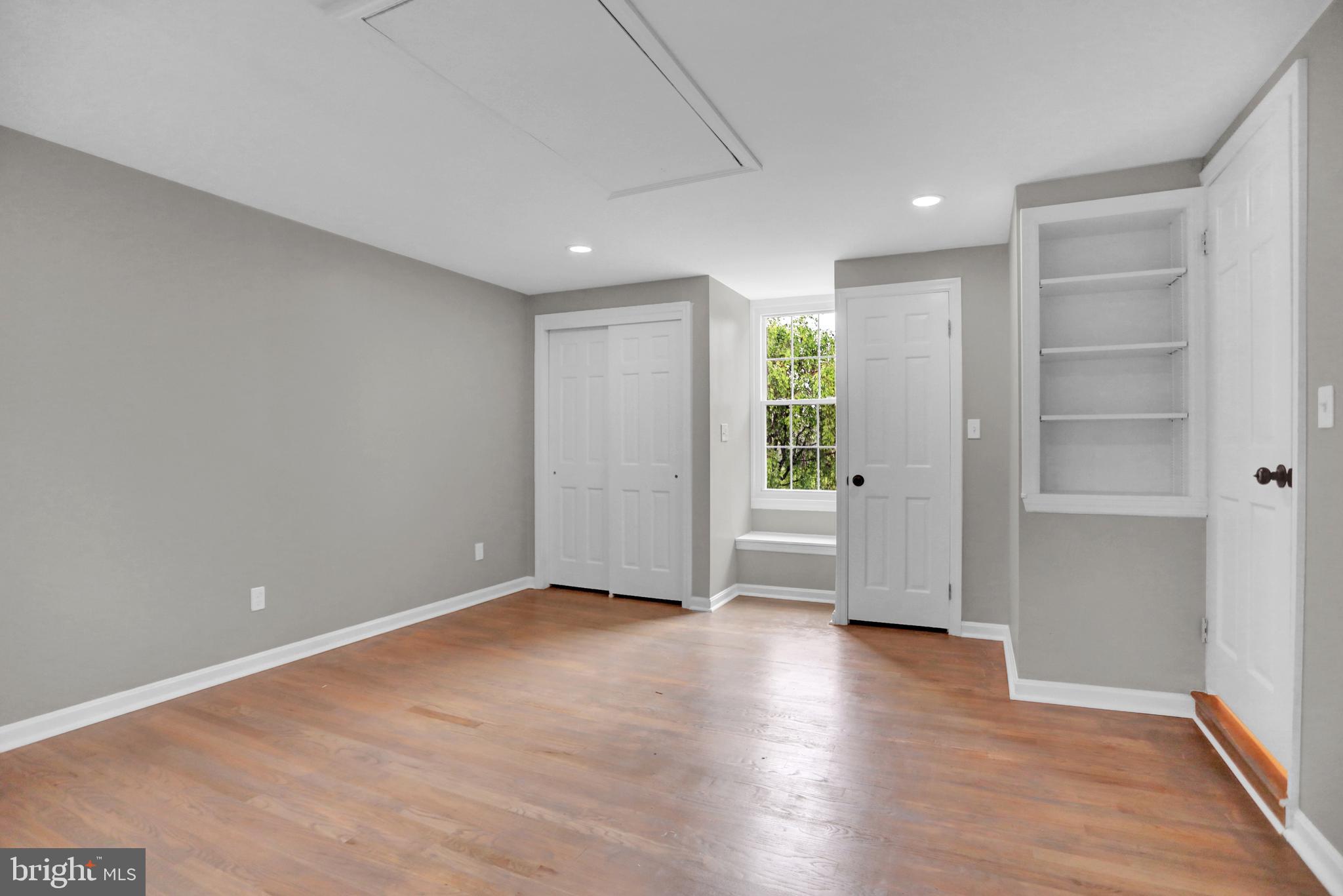 3228 Canterbury Ln