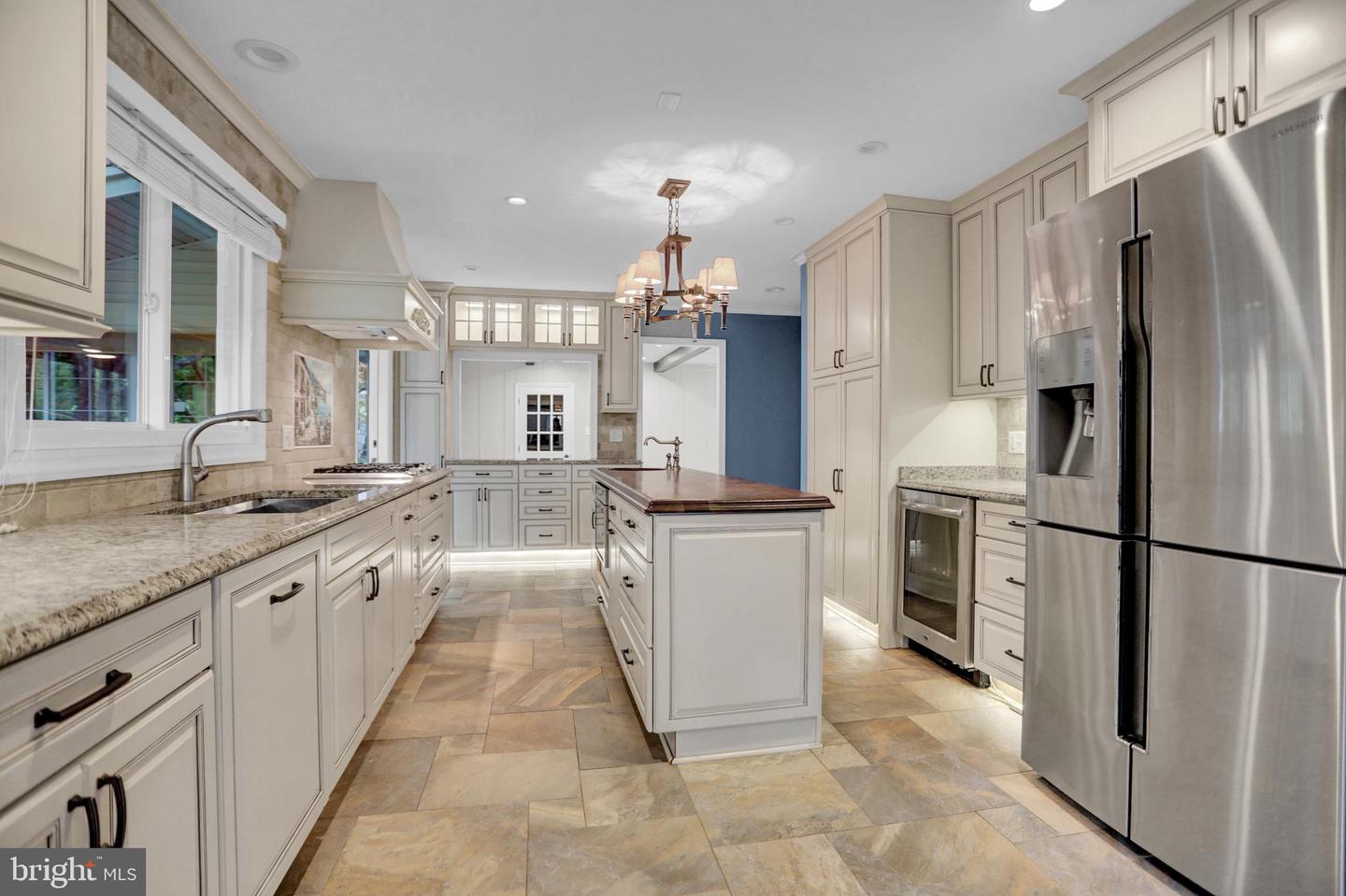3228 Canterbury Ln