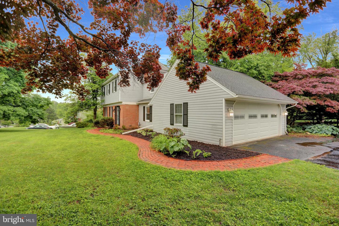 3228 Canterbury Ln