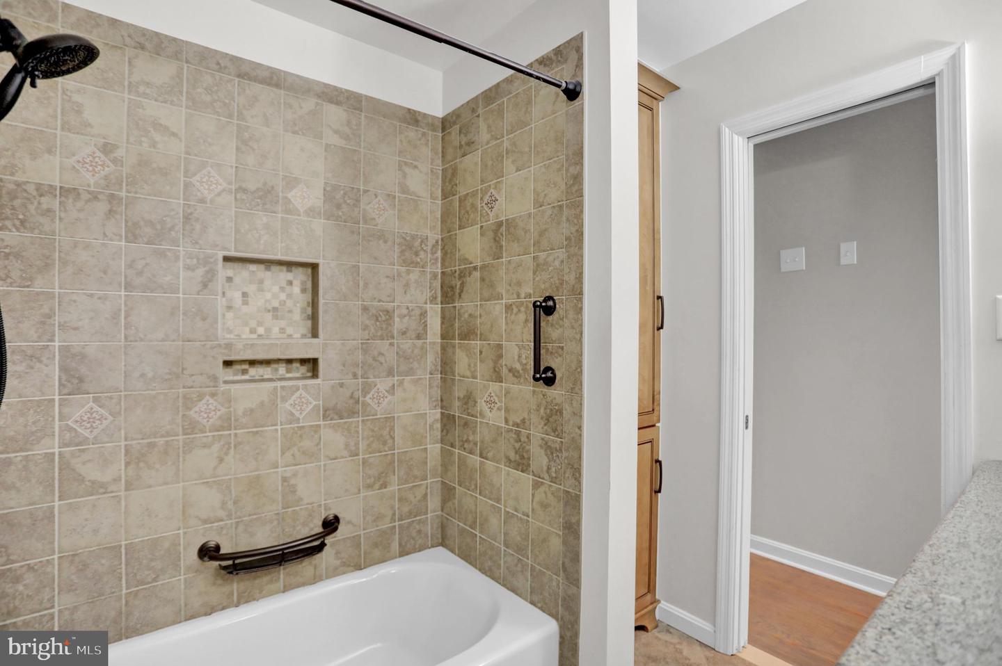 3228 Canterbury Ln