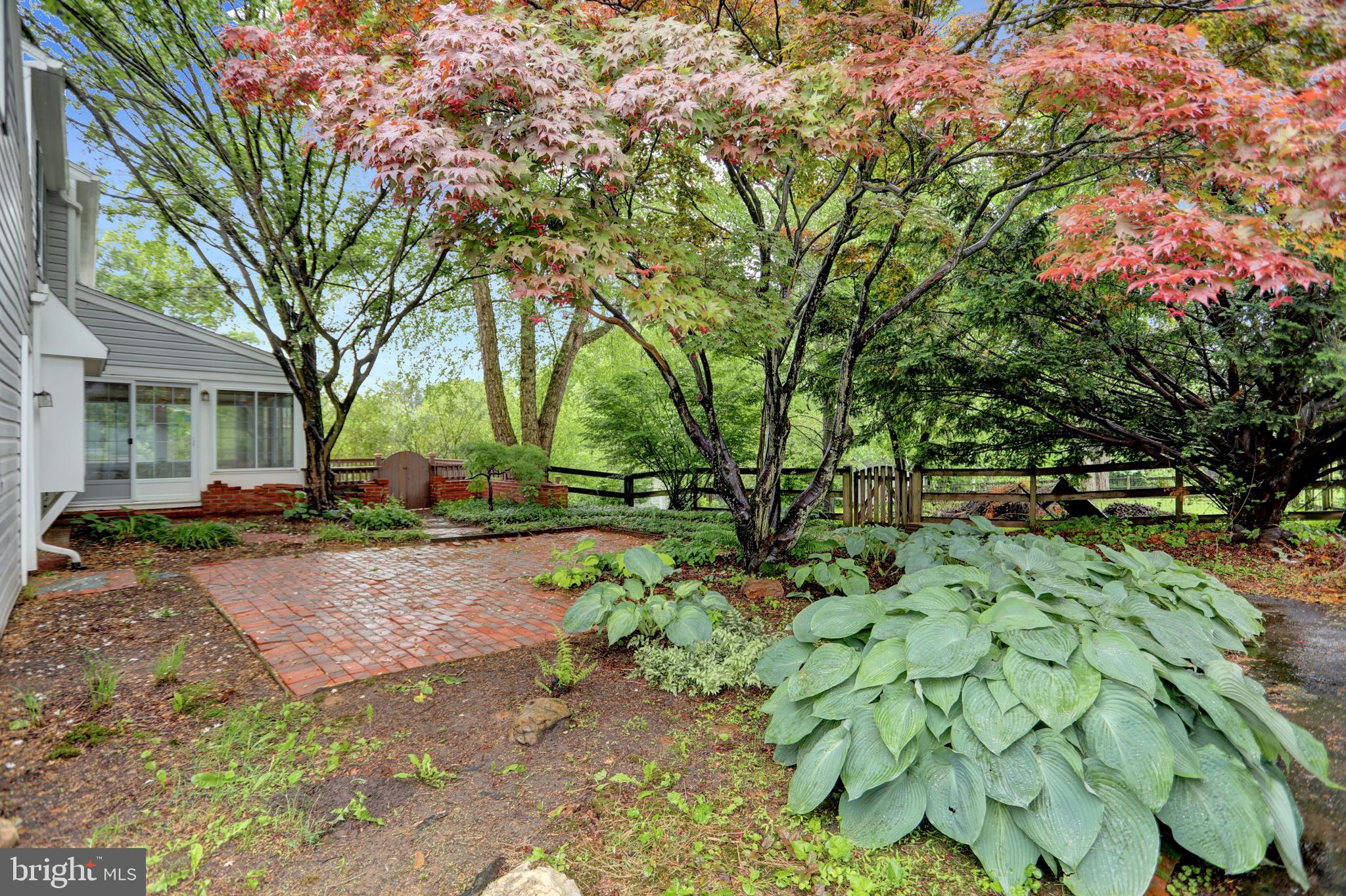 3228 Canterbury Ln