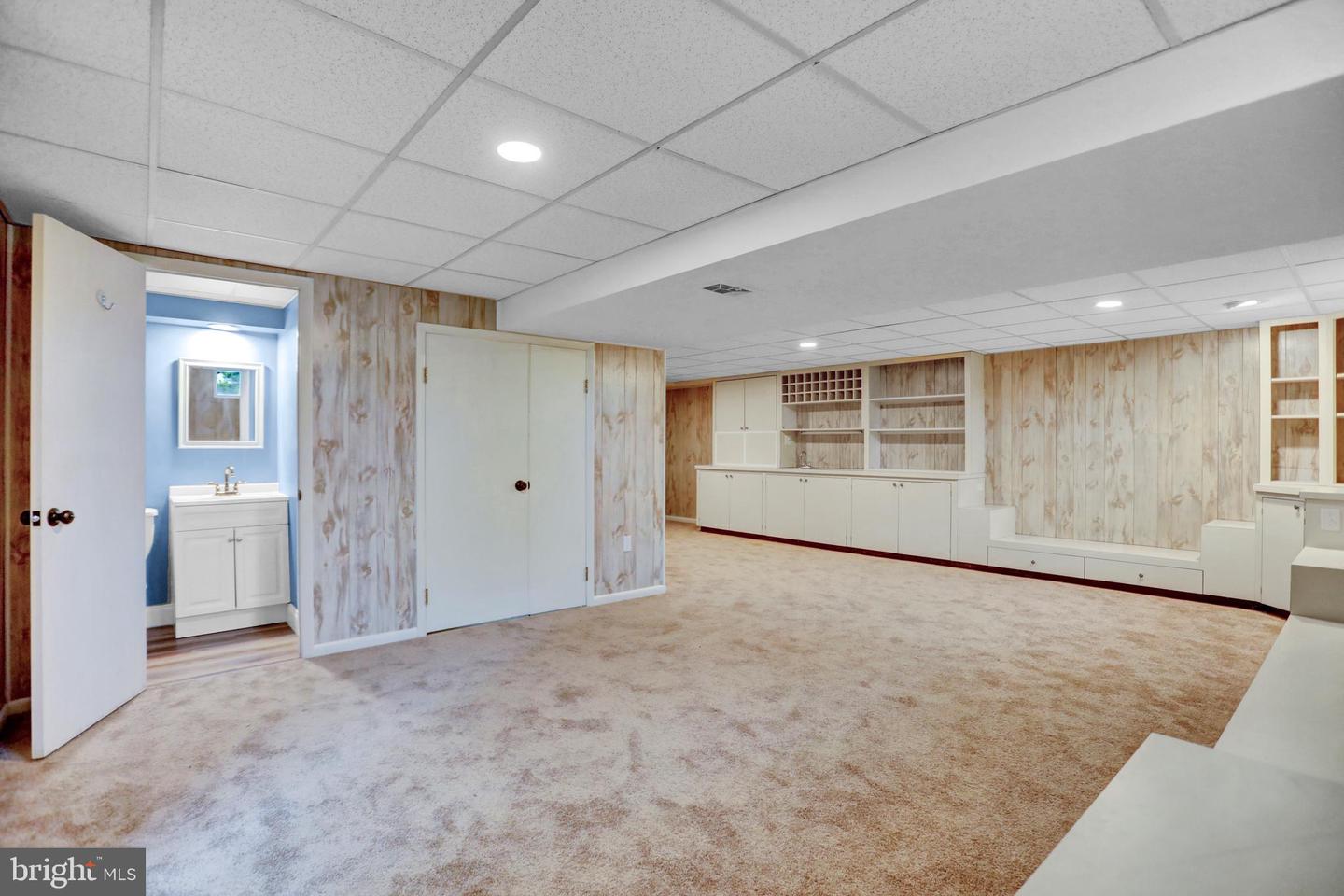3228 Canterbury Ln