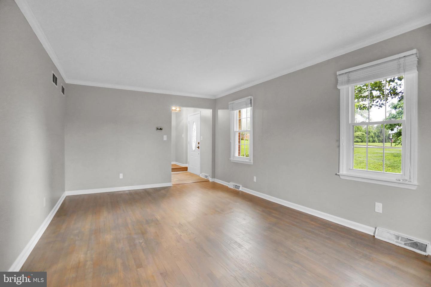 3228 Canterbury Ln