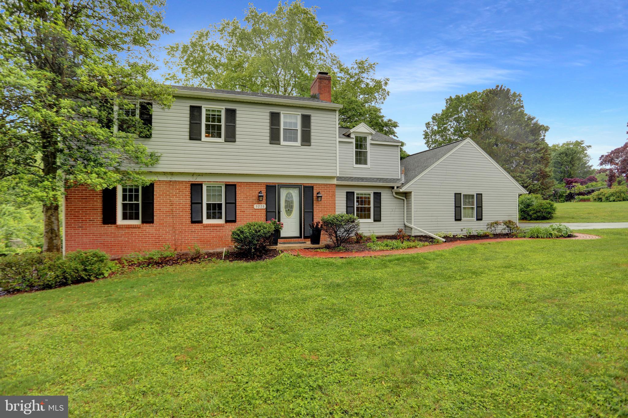 3228 Canterbury Ln