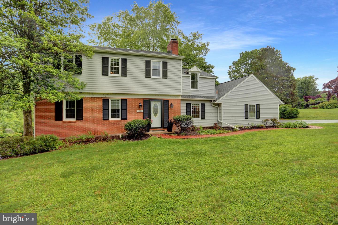 3228 Canterbury Ln