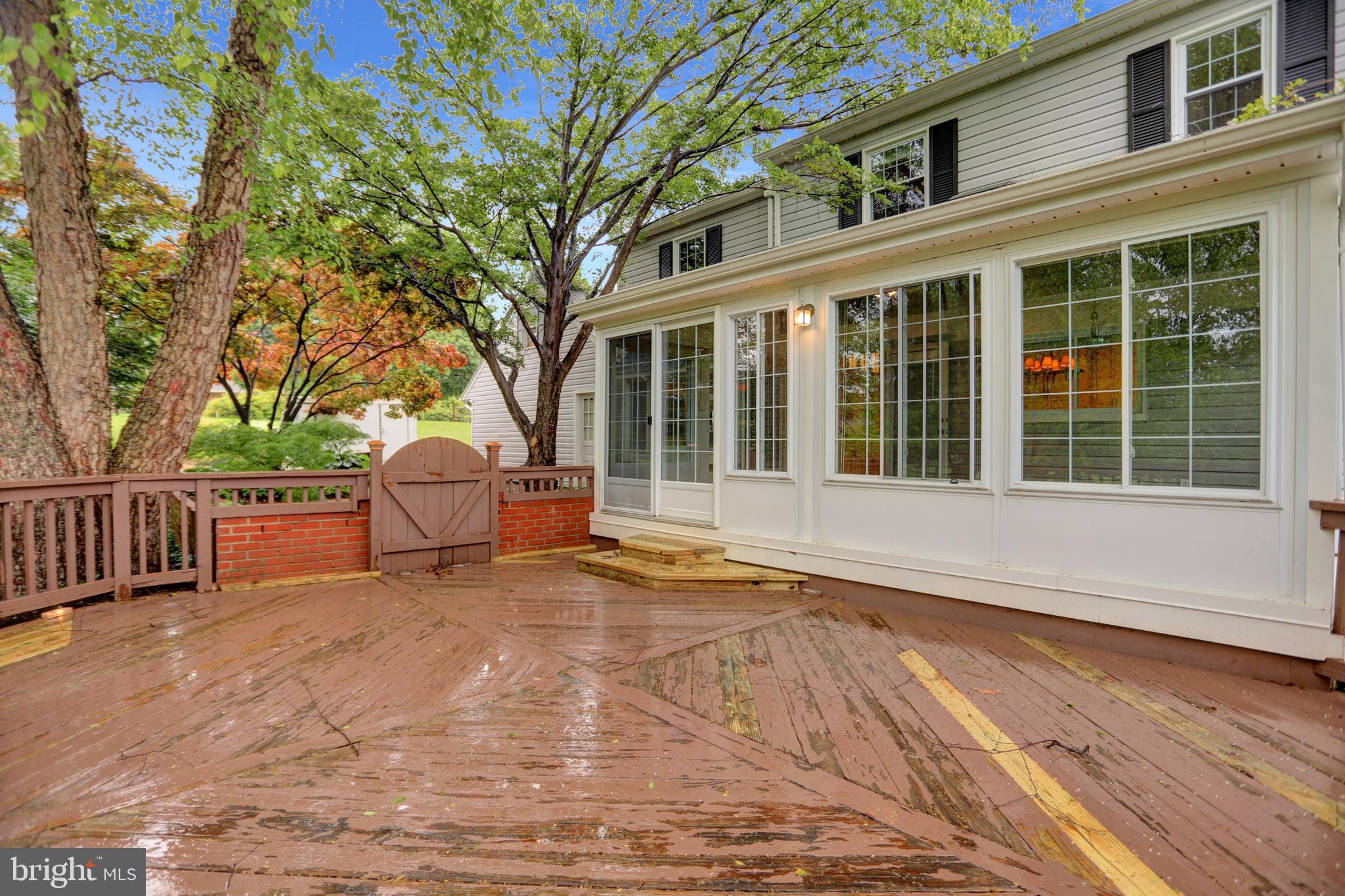 3228 Canterbury Ln