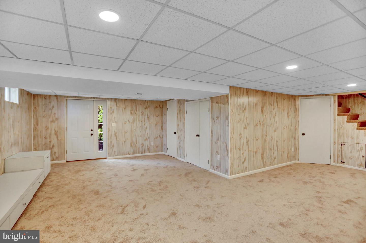 3228 Canterbury Ln