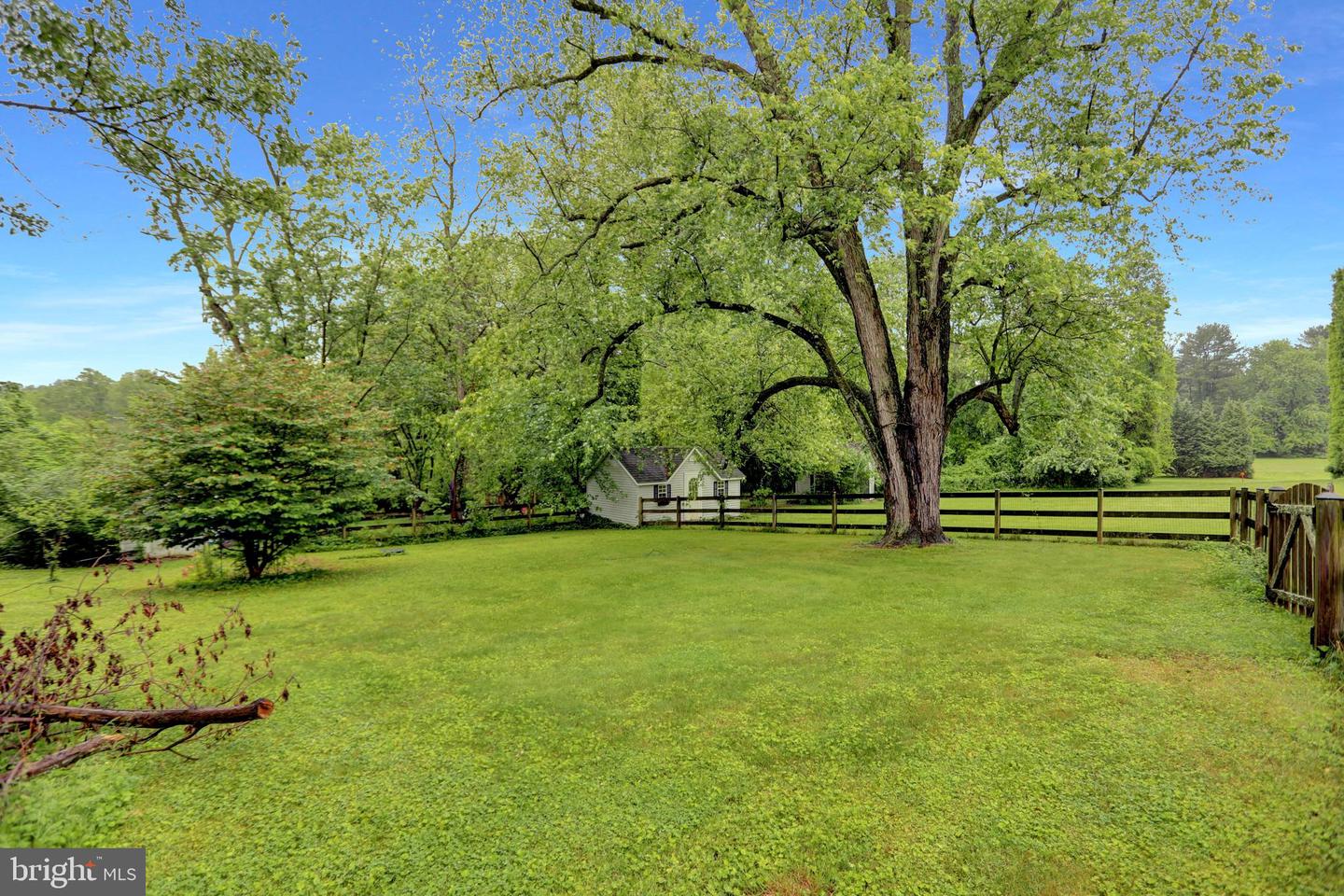 3228 Canterbury Ln