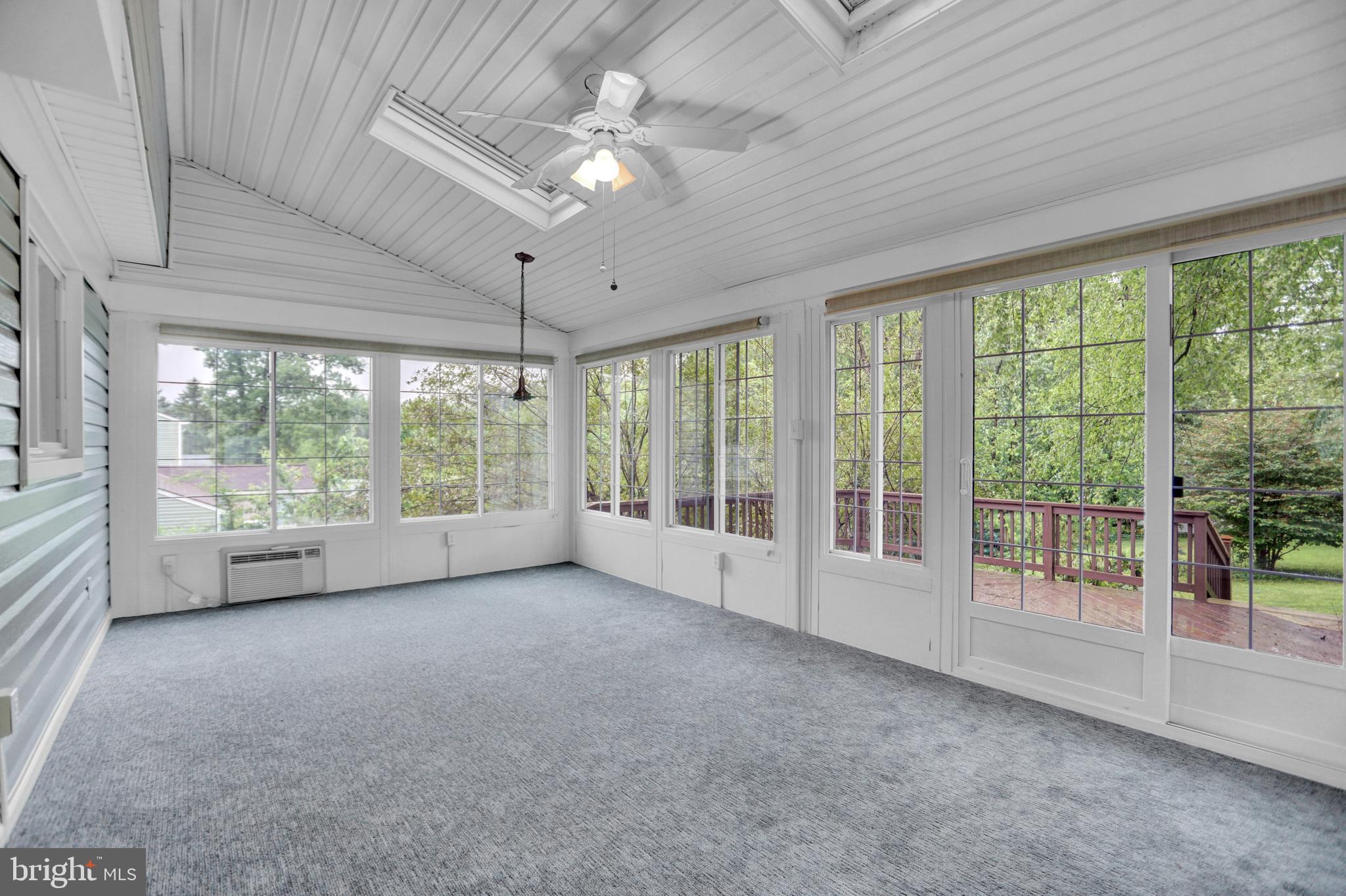 3228 Canterbury Ln