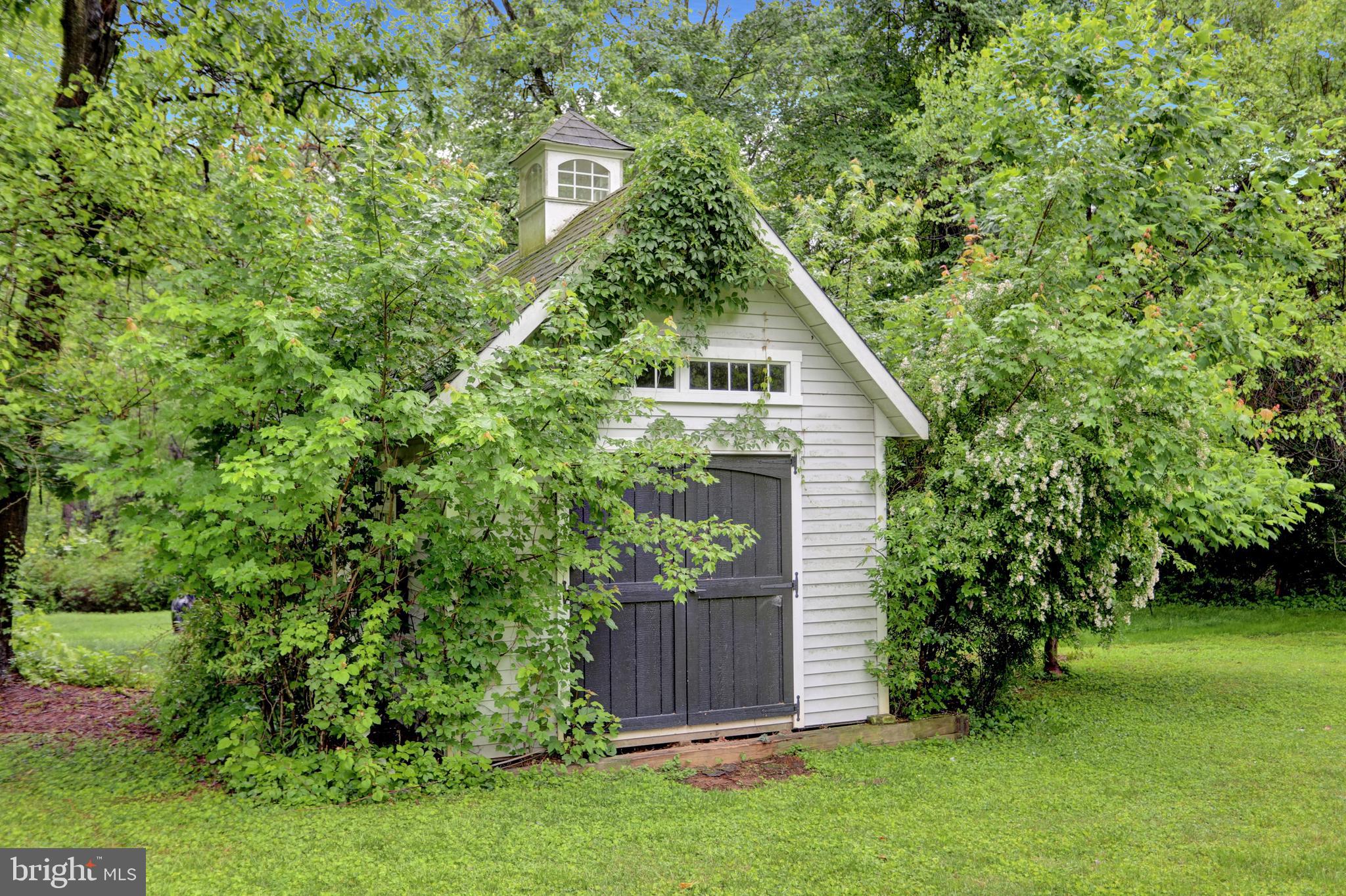 3228 Canterbury Ln