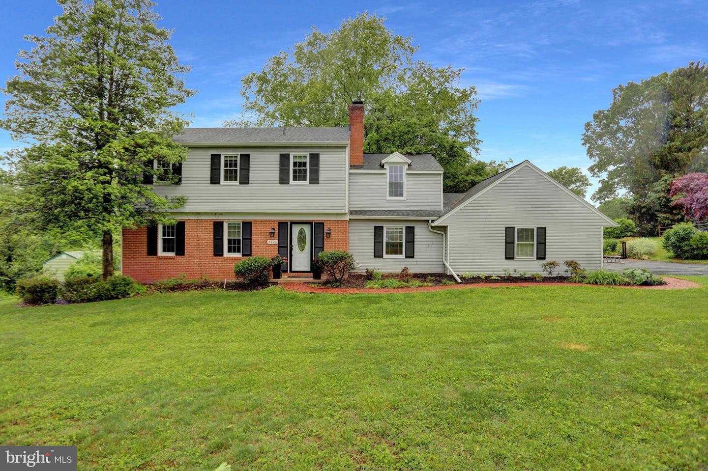 3228 Canterbury Ln
