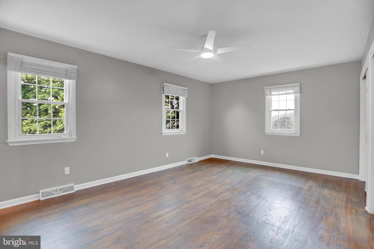 3228 Canterbury Ln