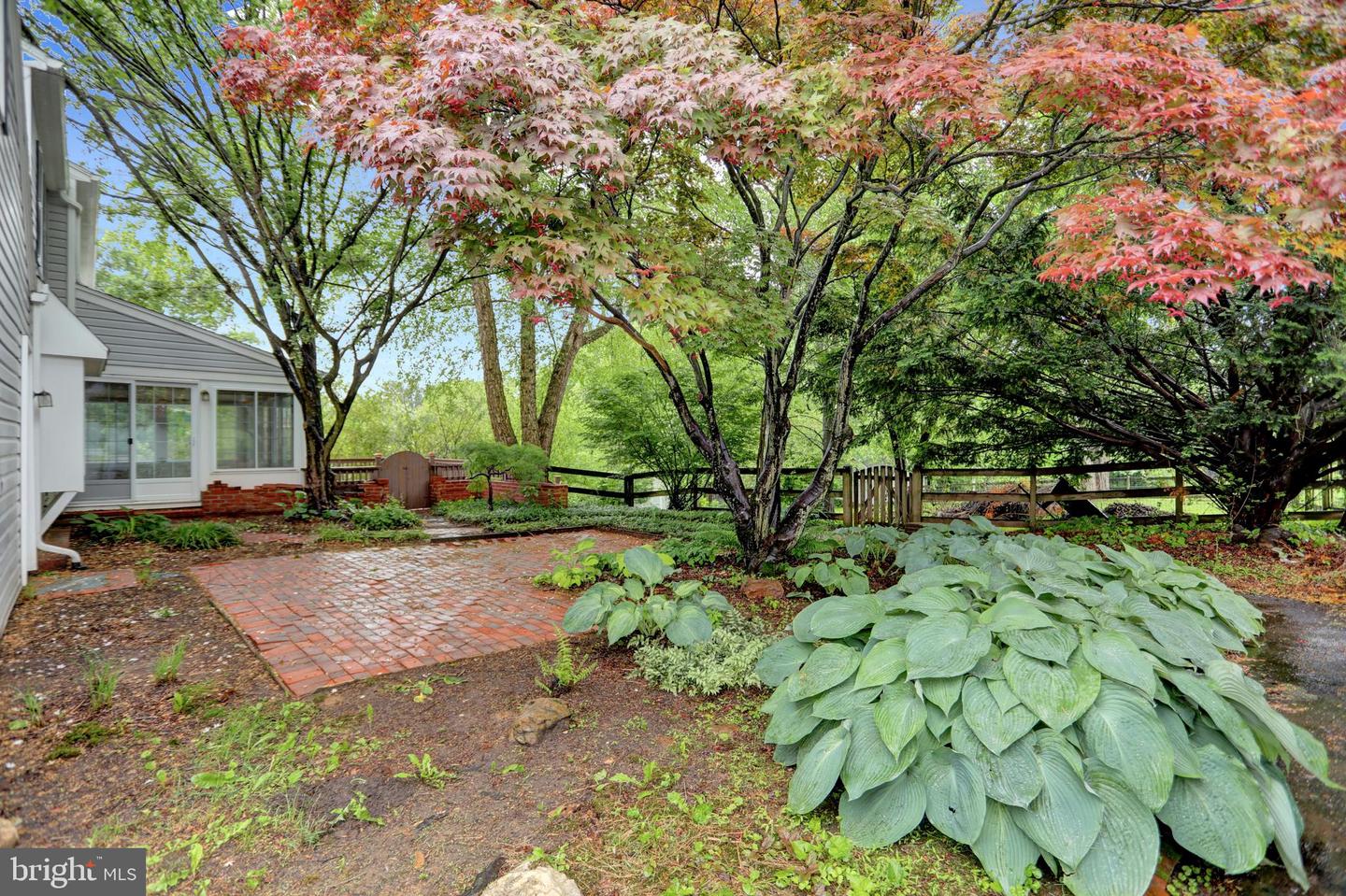 3228 Canterbury Ln
