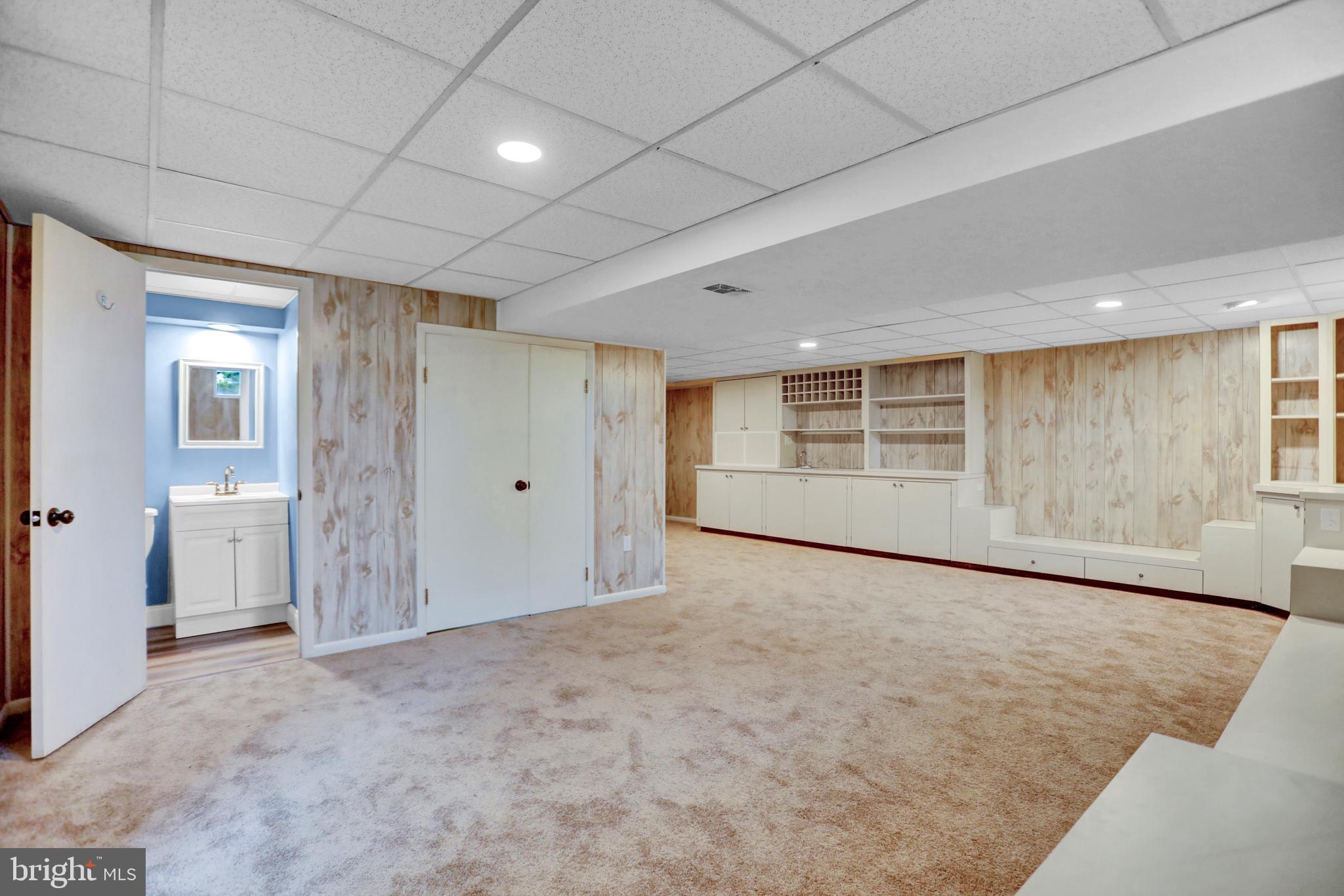 3228 Canterbury Ln