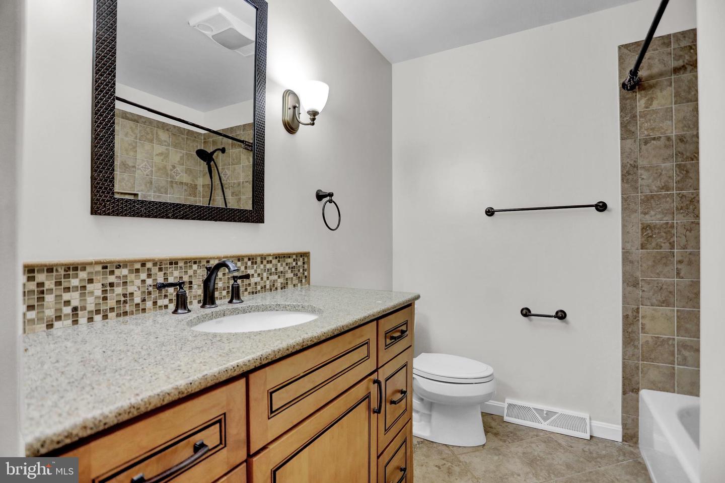 3228 Canterbury Ln