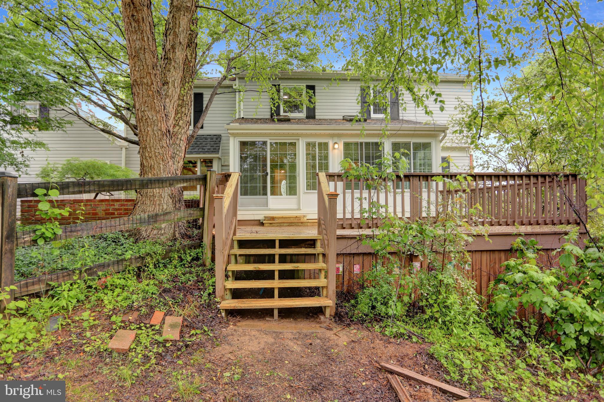 3228 Canterbury Ln