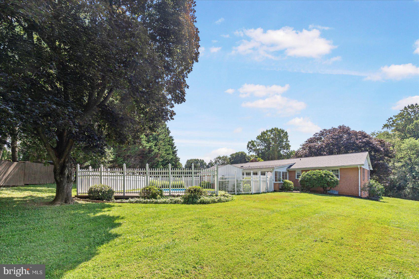 2616 Lawson Rd