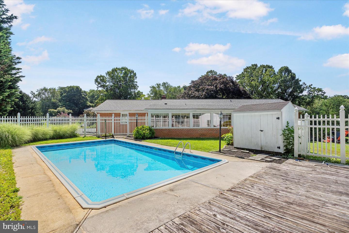2616 Lawson Rd