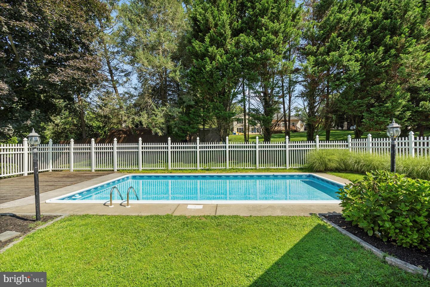 2616 Lawson Rd