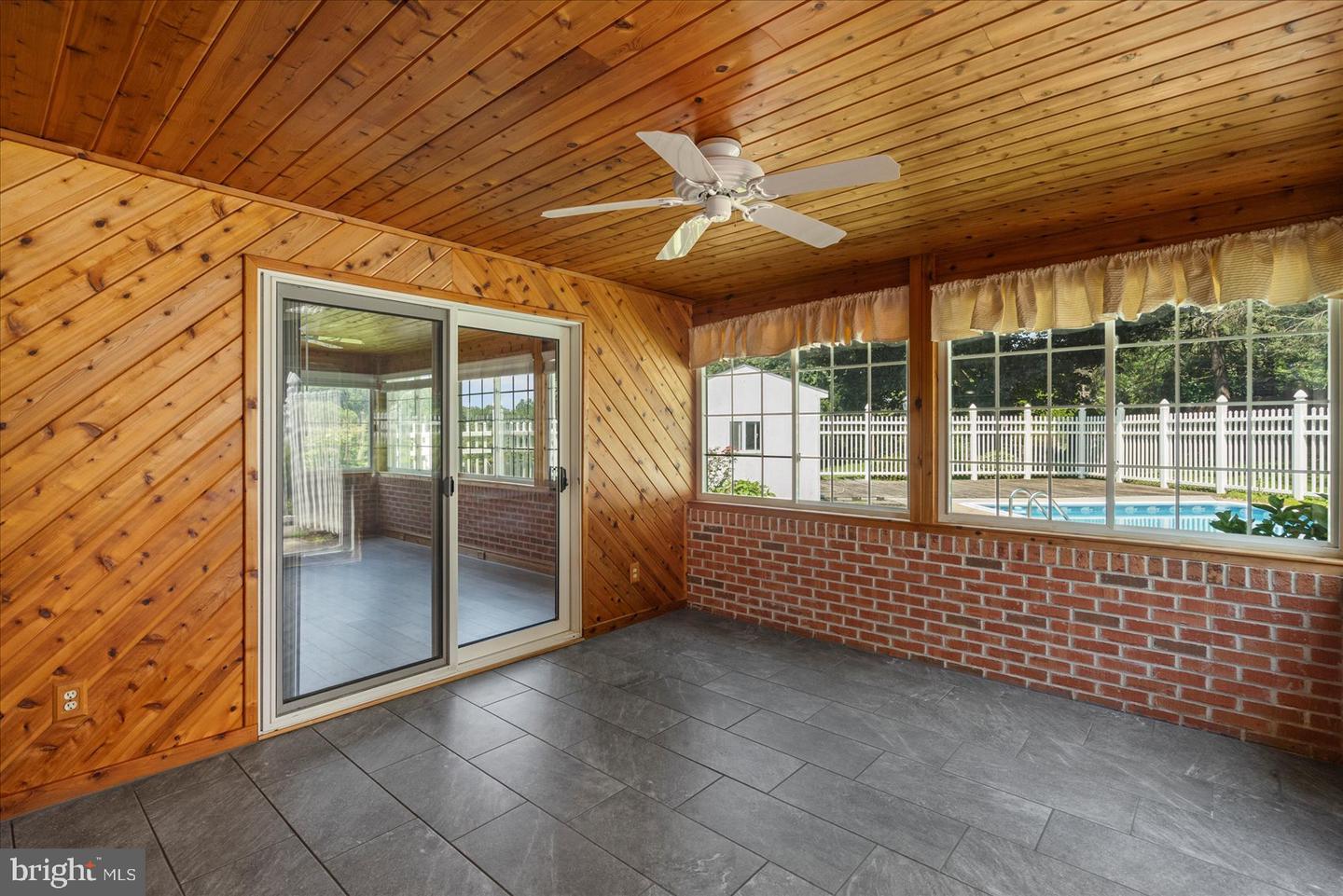 2616 Lawson Rd