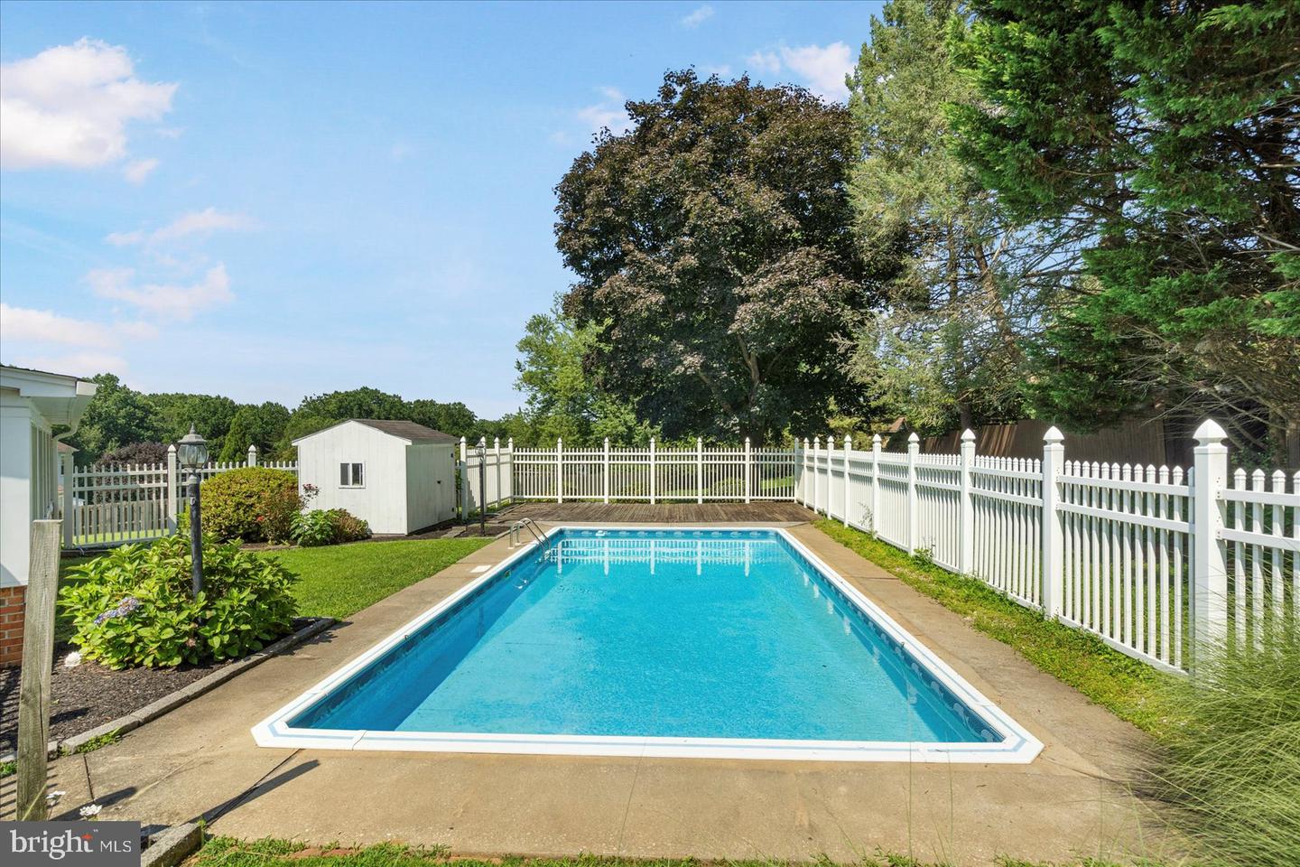 2616 Lawson Rd