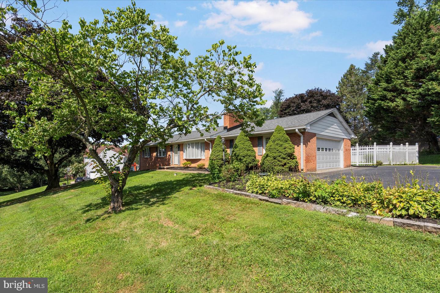 2616 Lawson Rd