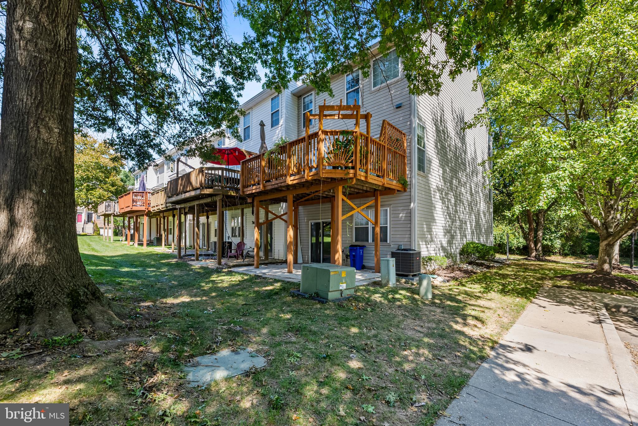 9160 Carriage House Ln #32