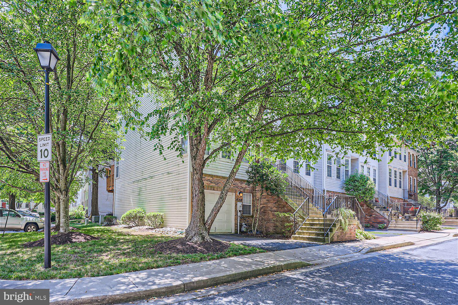 9160 Carriage House Ln #32