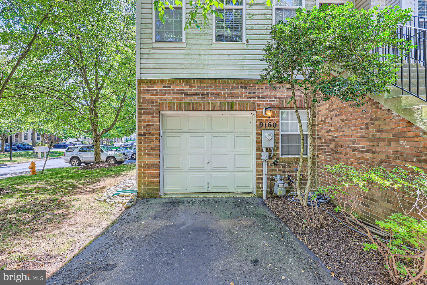 9160 Carriage House Ln #32