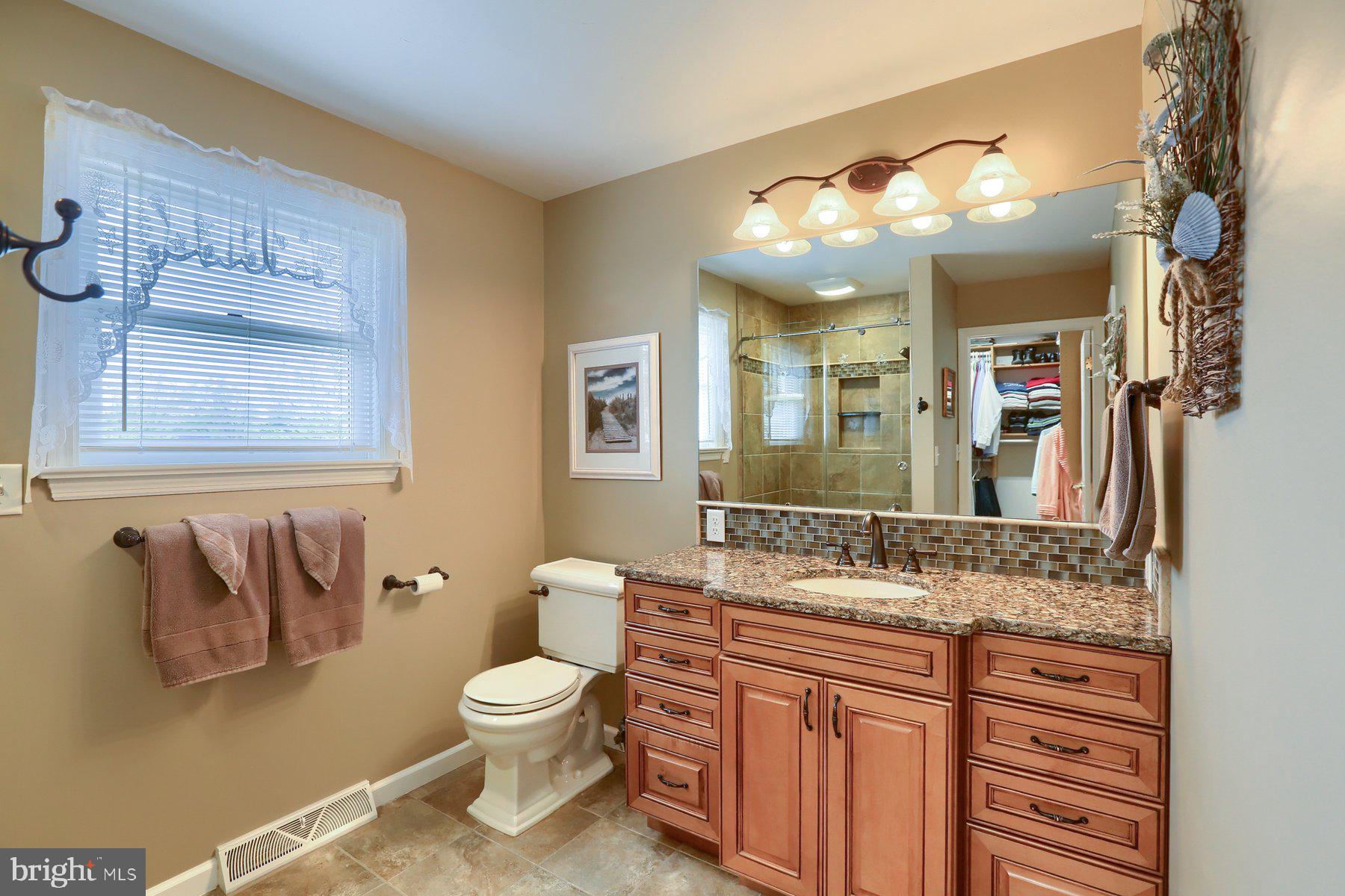 810 Shenandoah Ln