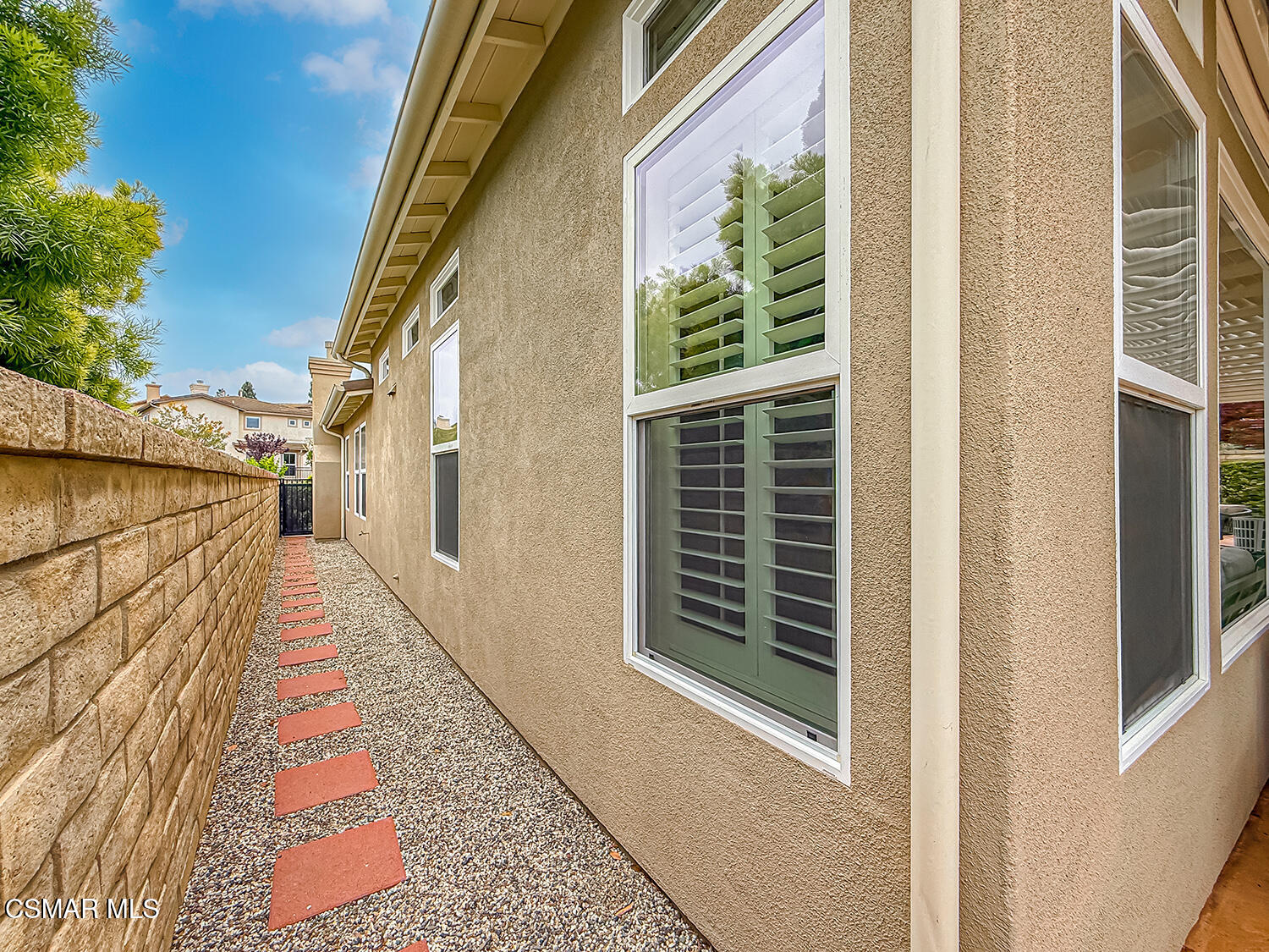 1512 Arroyo View Street