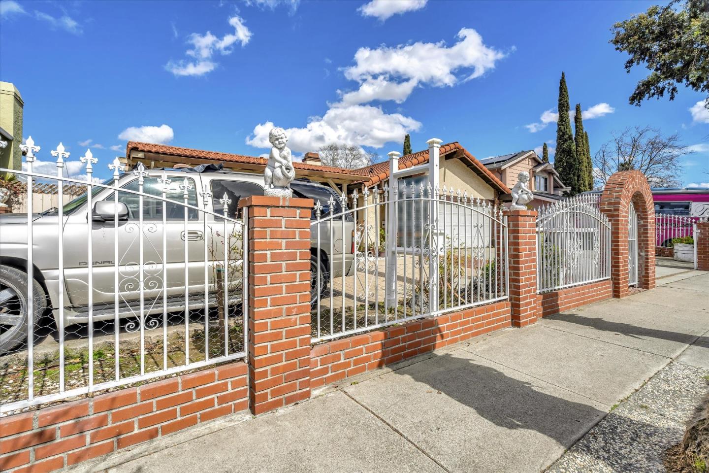 3108 Mclaughlin AVE