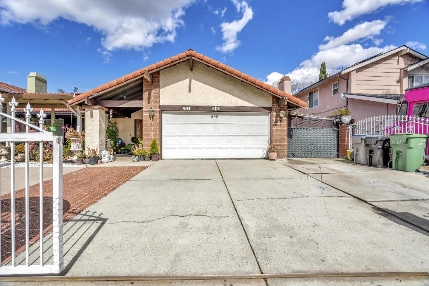 3108 Mclaughlin AVE